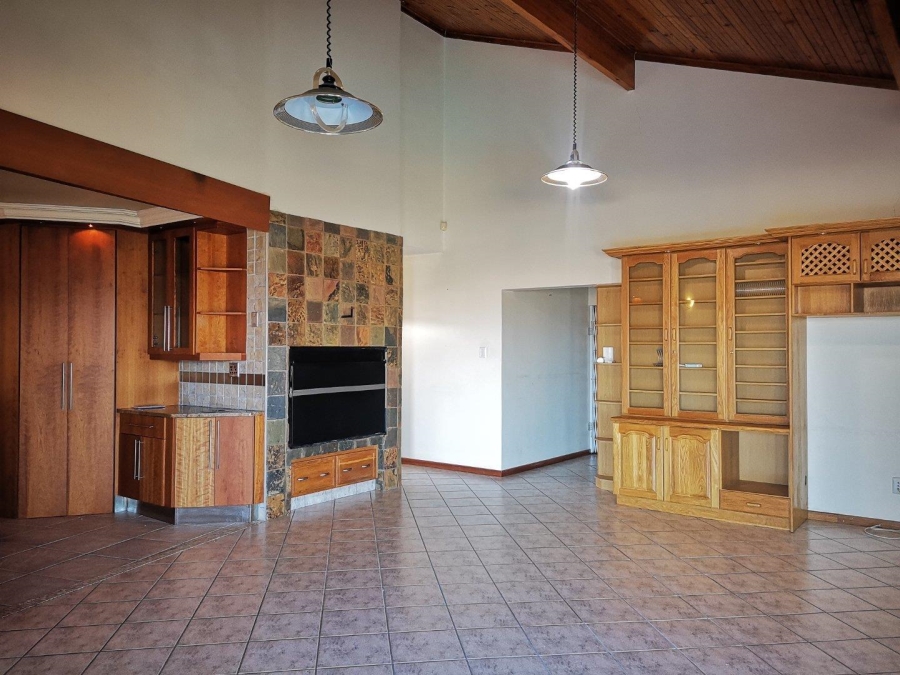 5 Bedroom Property for Sale in Menkenkop Western Cape